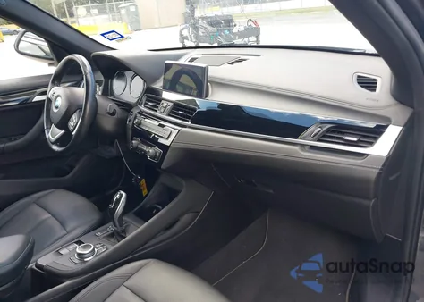 2020 BMW X1 xDrive28I z USA, uszkodzony, nr VIN WBXJG9C02L3L85664